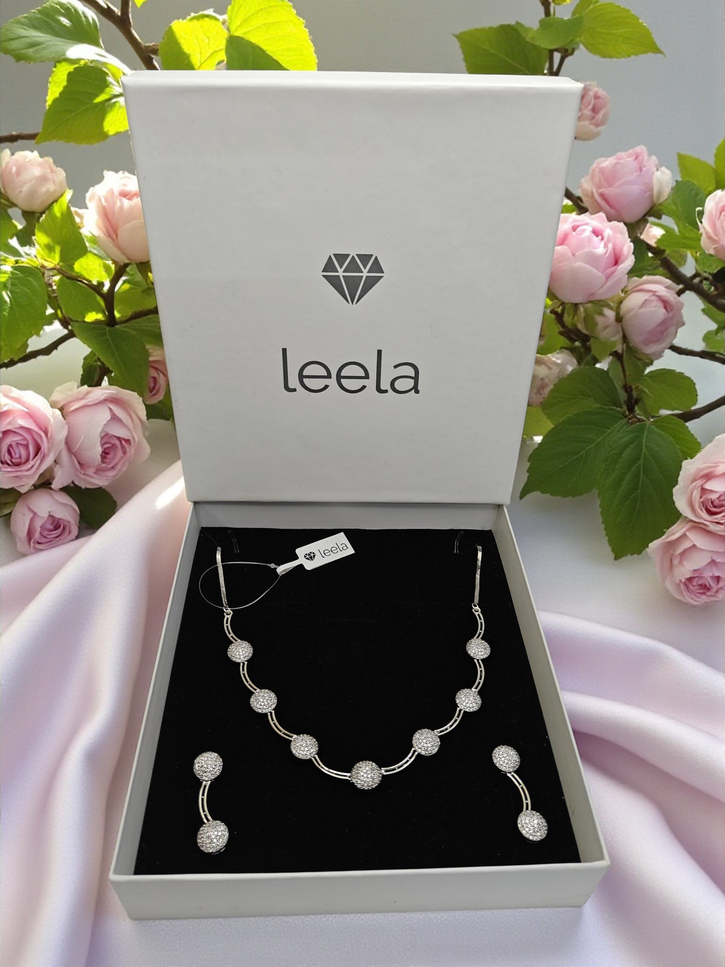 Blossom Necklace - White