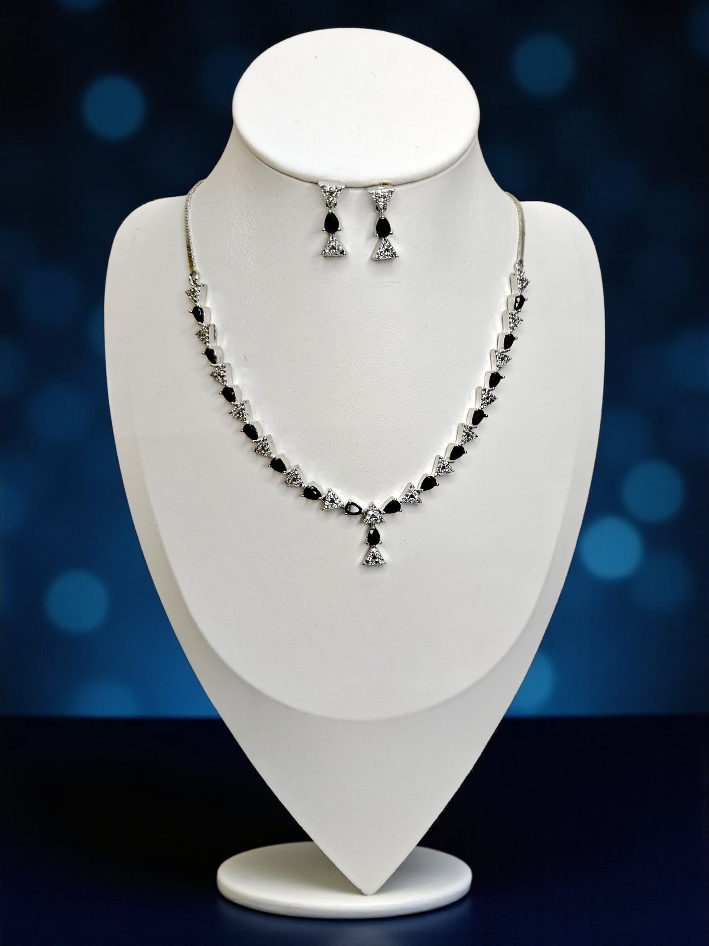 Dark Allure Necklace