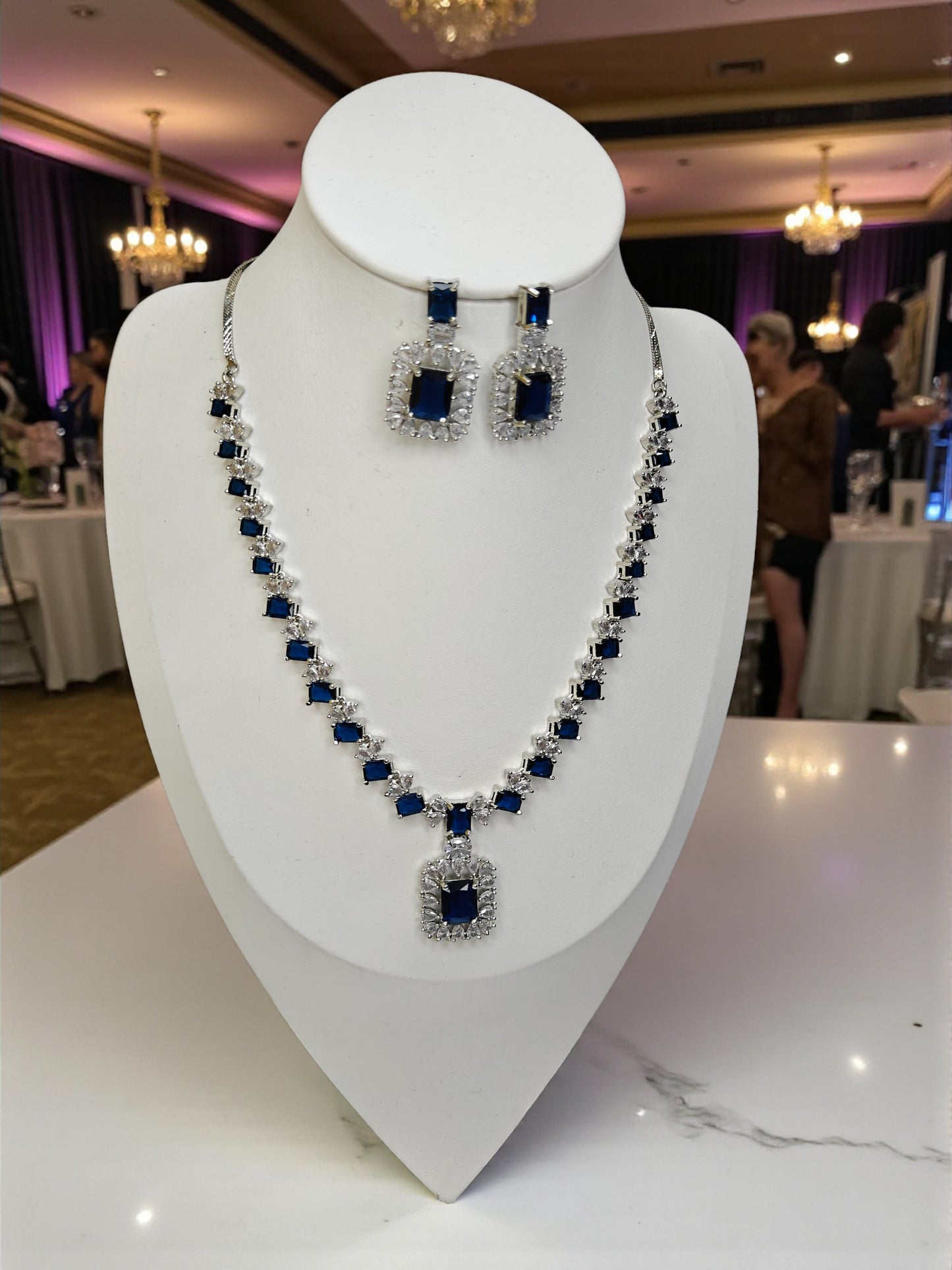 Hazel Necklace Set - Blue