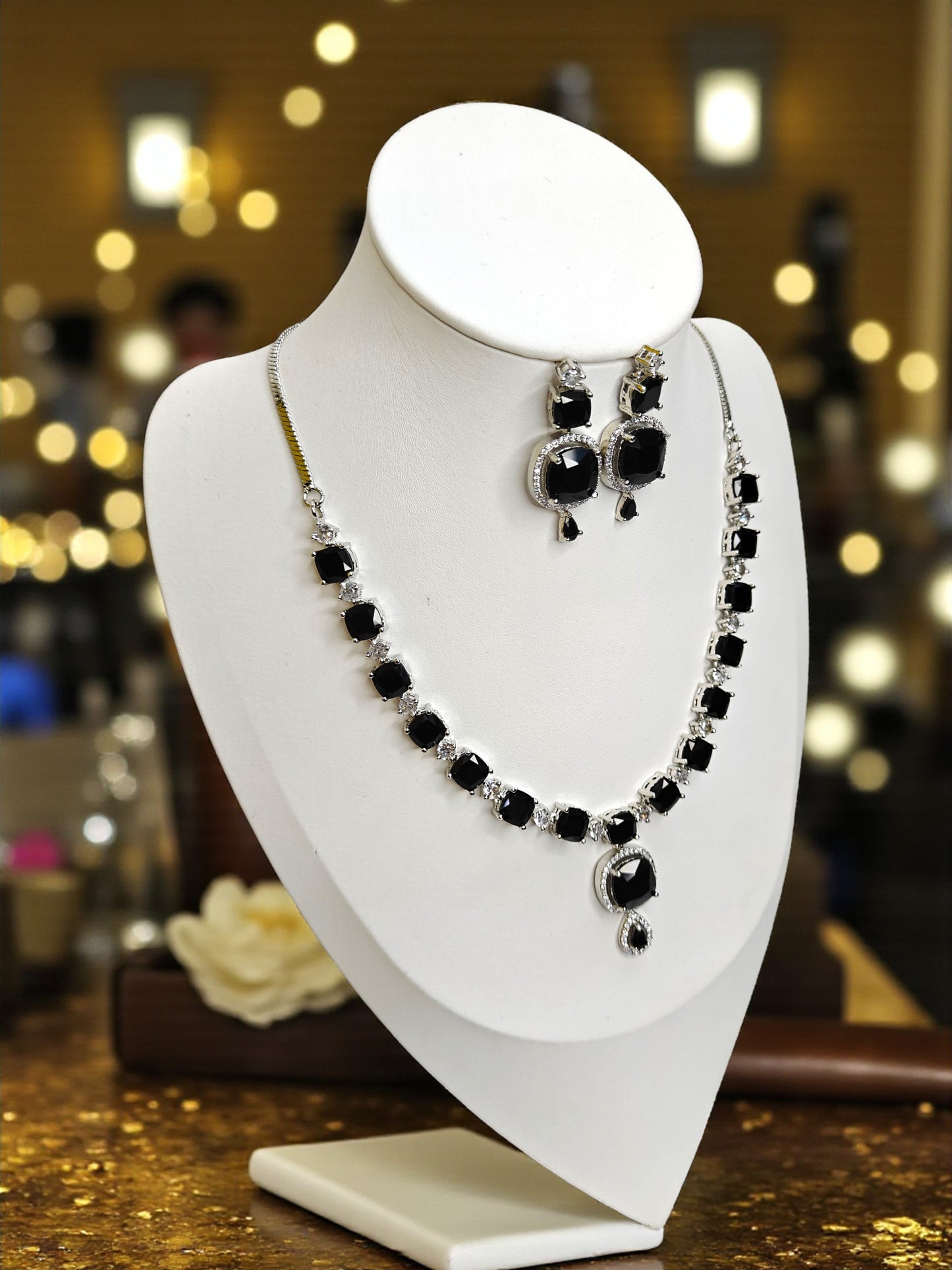 Midnight Majesty Necklace Set