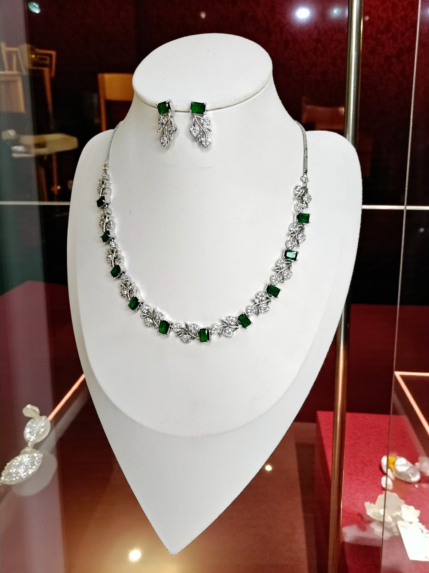 Mystic Ivy Necklace Set - Emerald