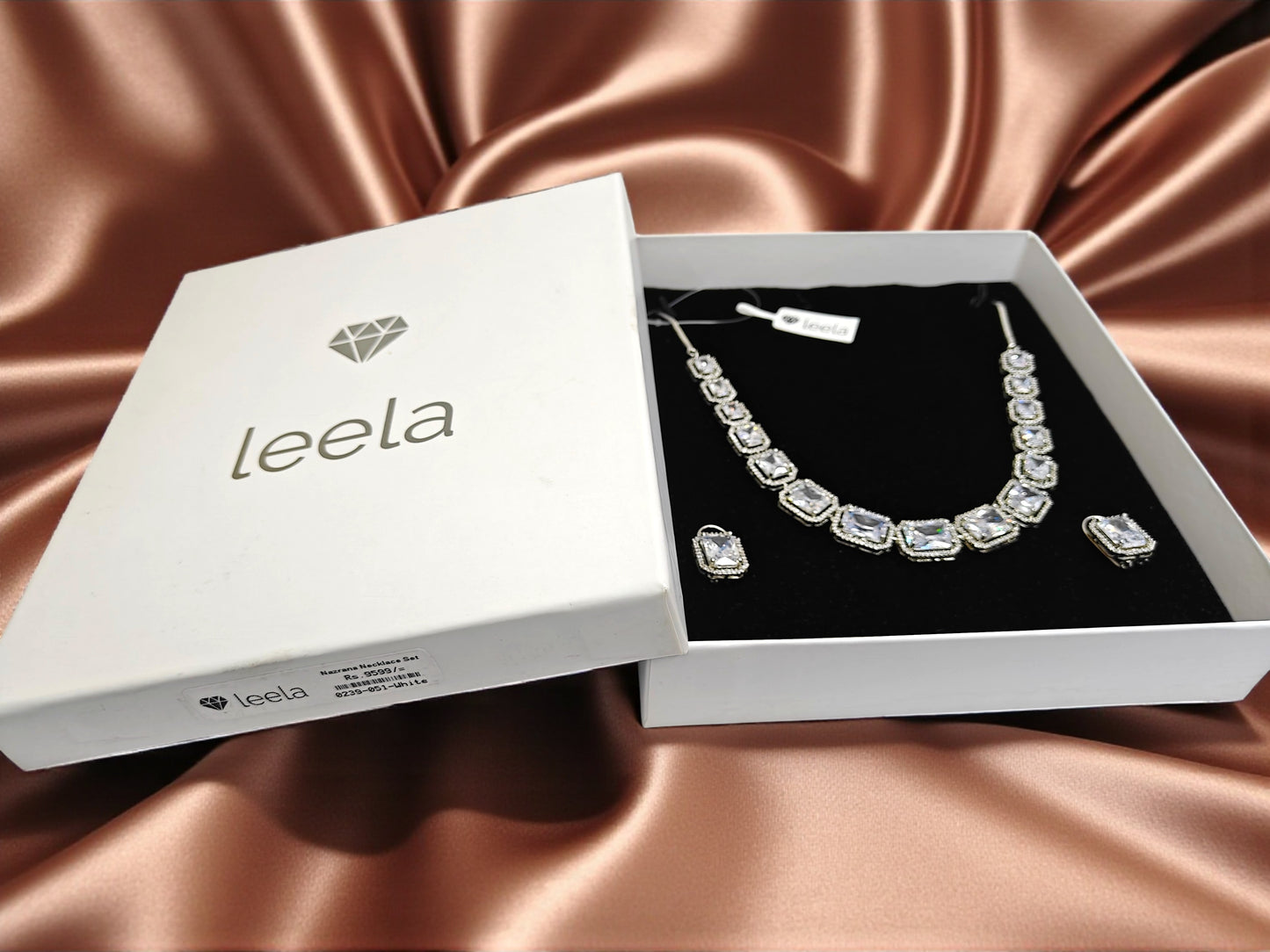 Nazrana Necklace Set - White