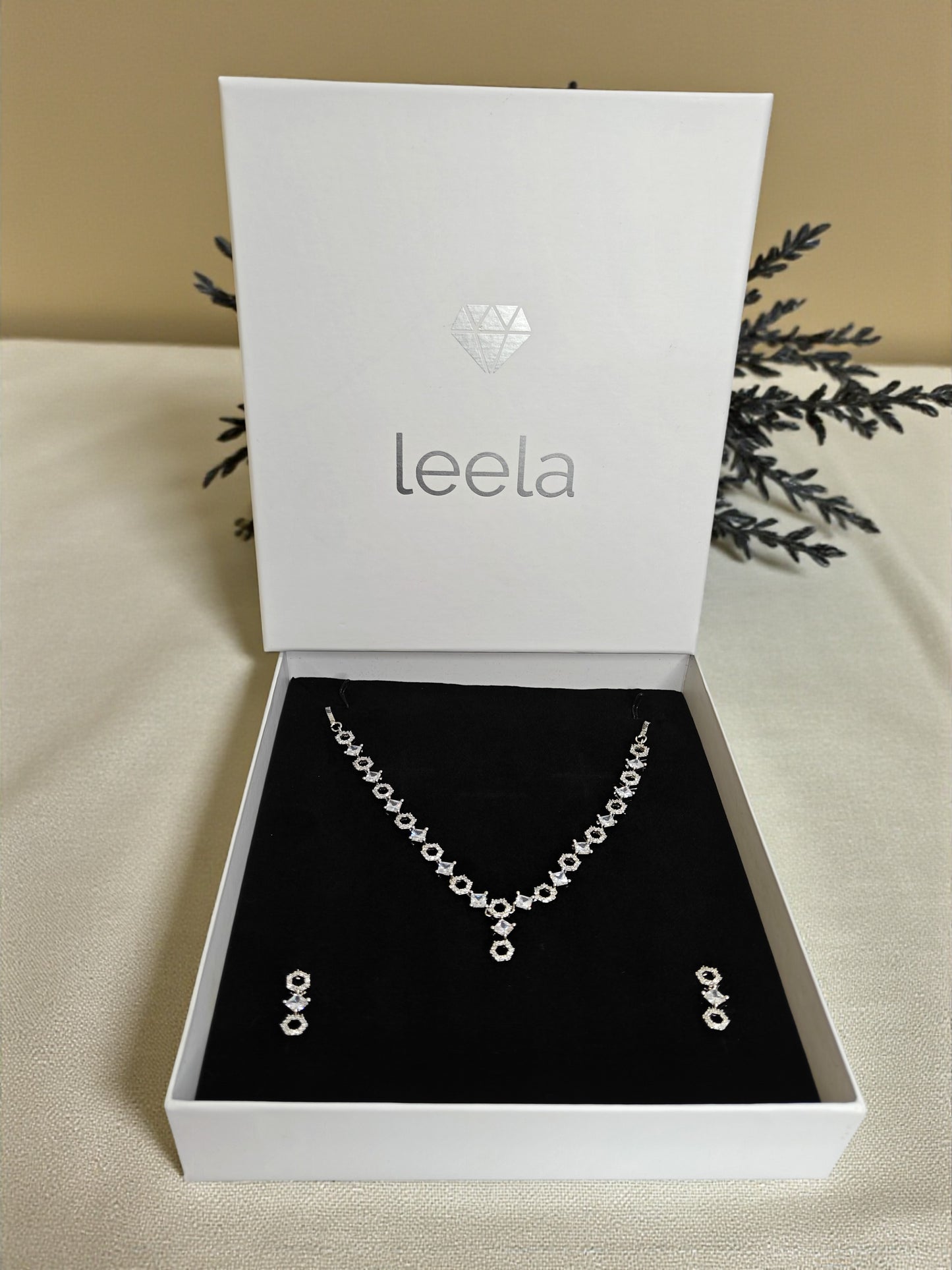Starlit Halo Necklace - Silver