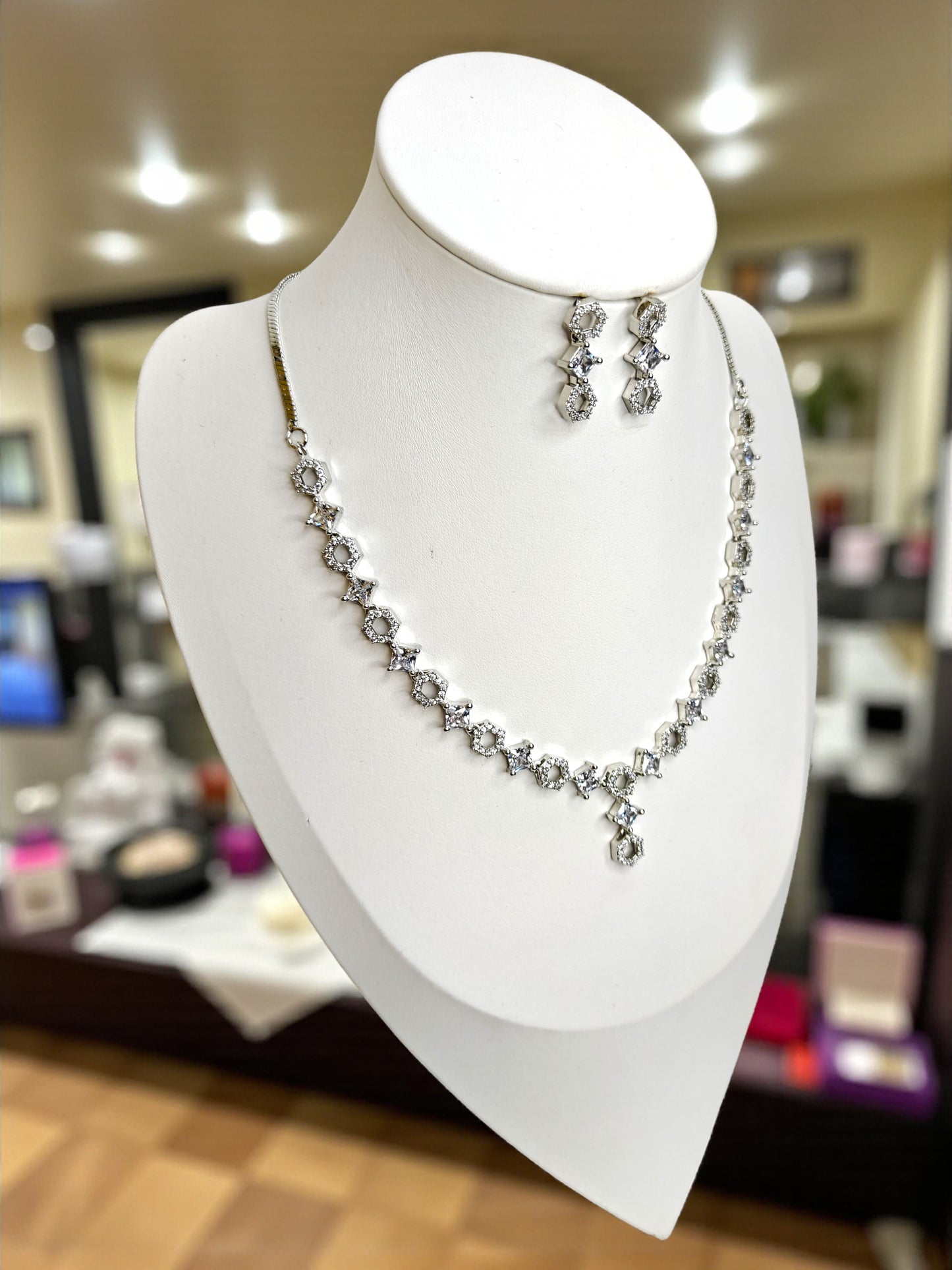 Starlit Halo Necklace - Silver