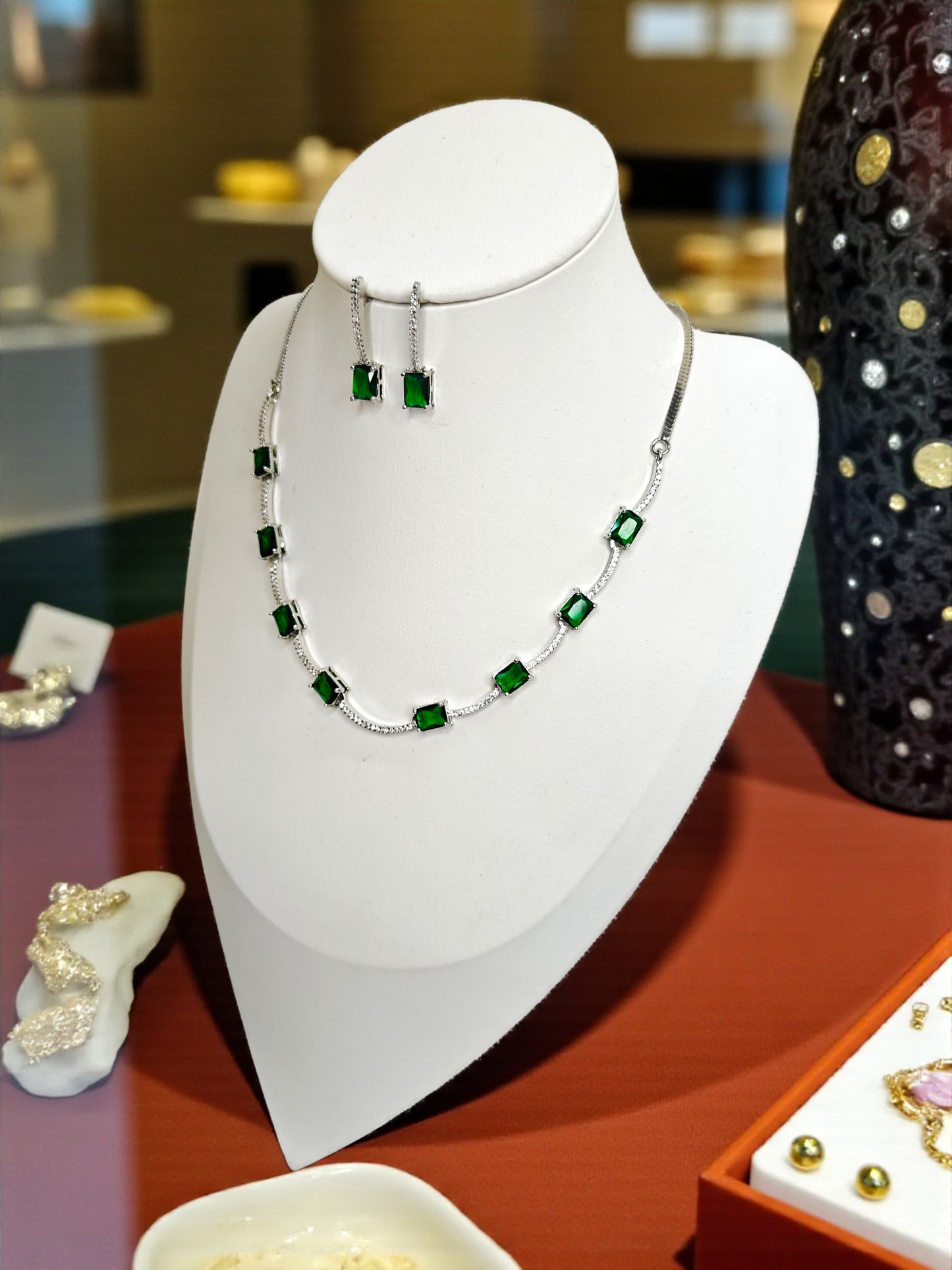 Verdant Grace Necklace - Emerald