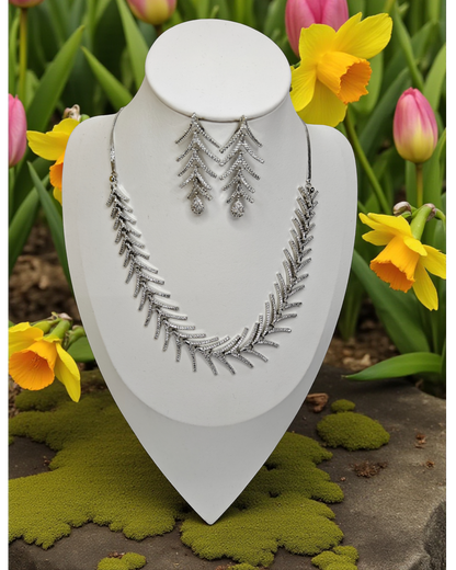Alice Necklace - White