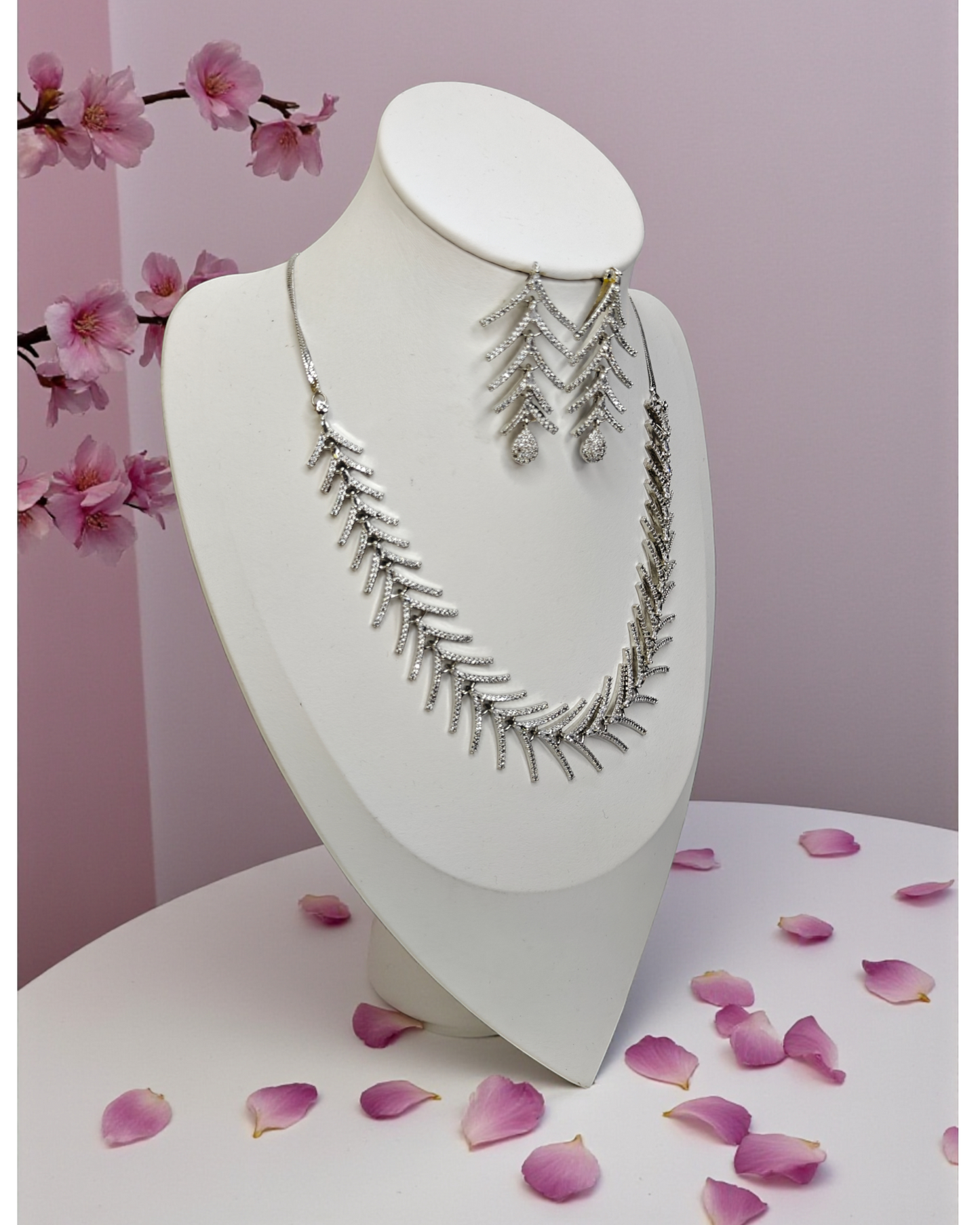 Alice Necklace - White