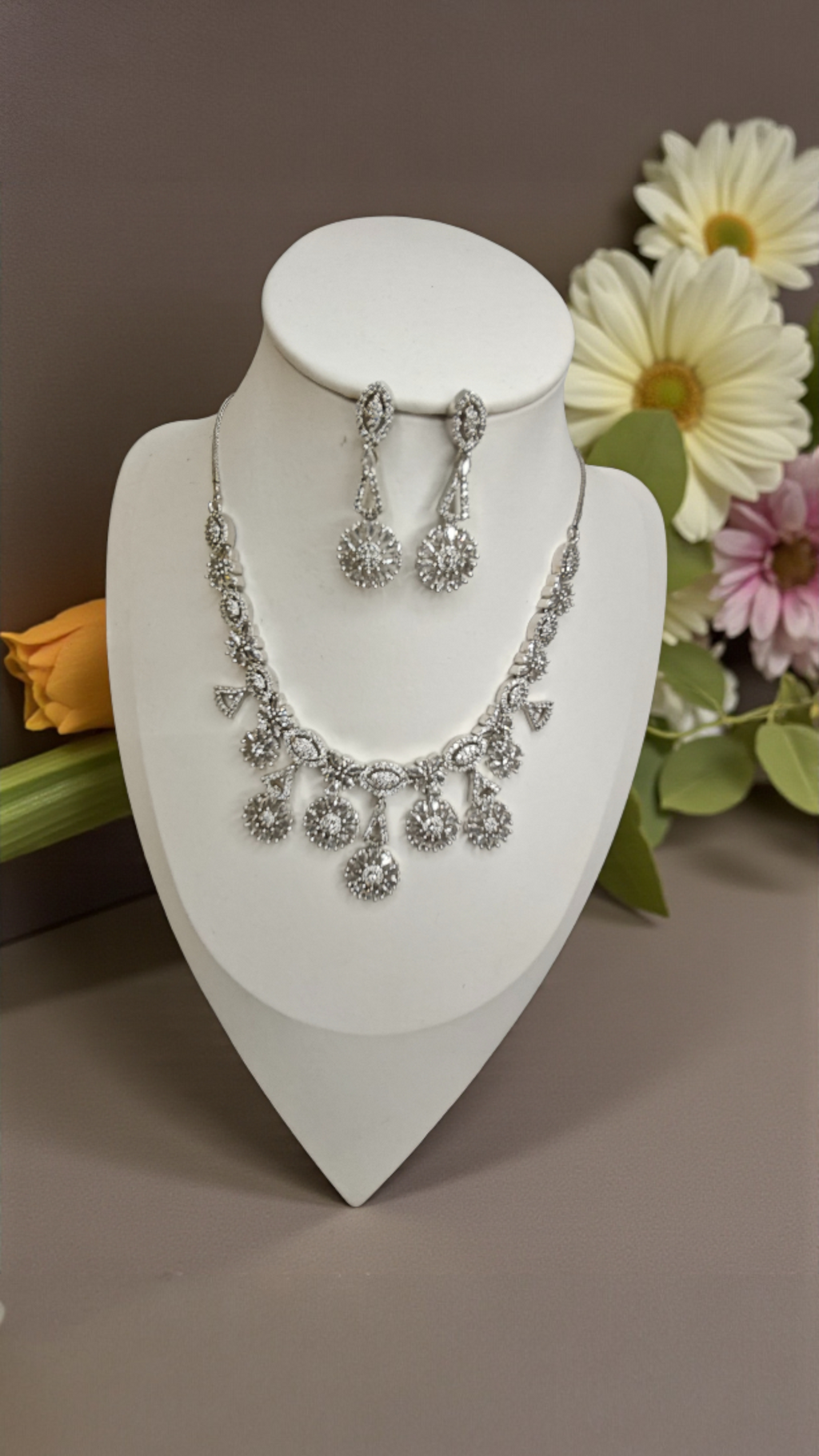 Bela Necklace - White