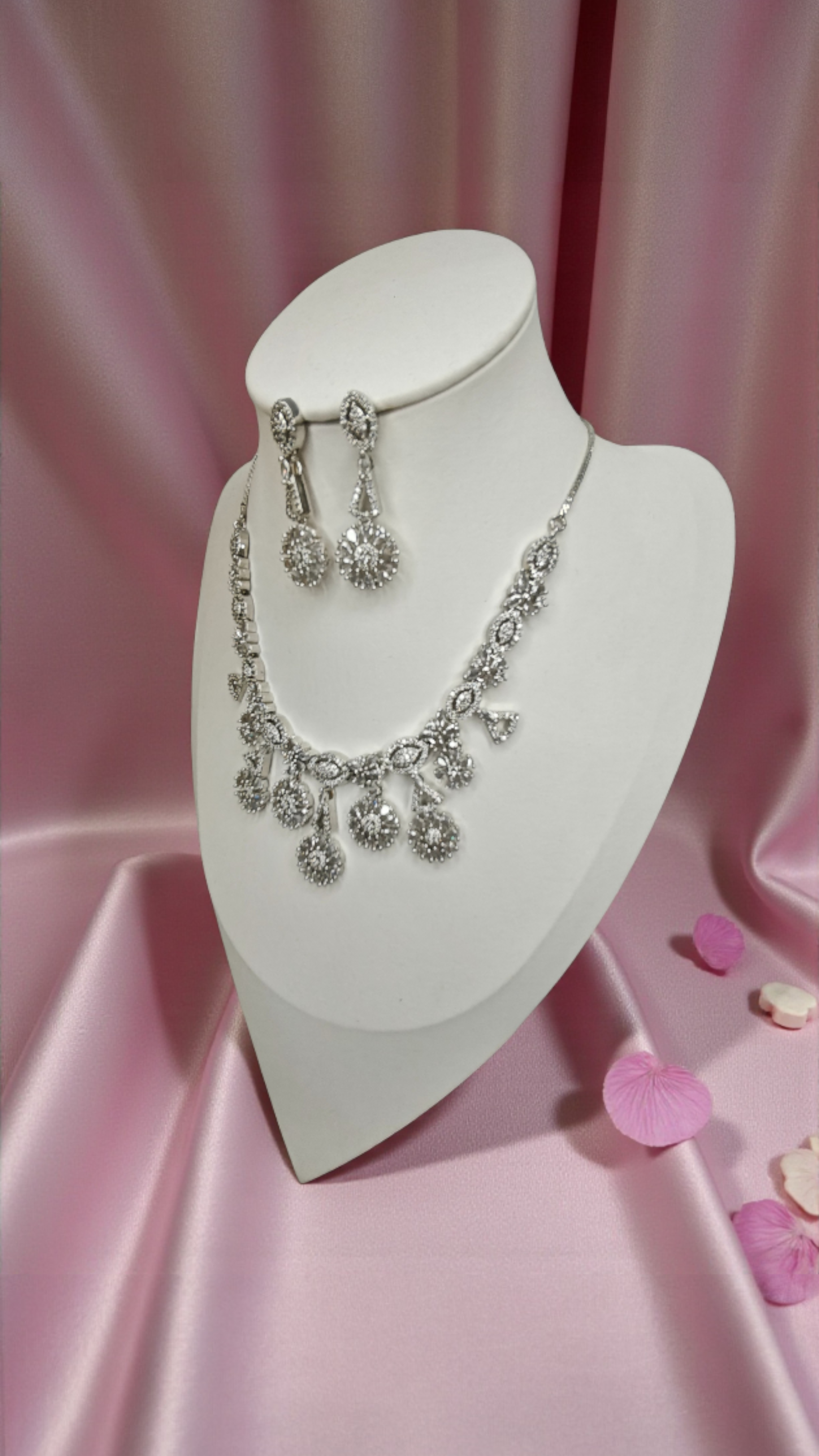 Bela Necklace - White