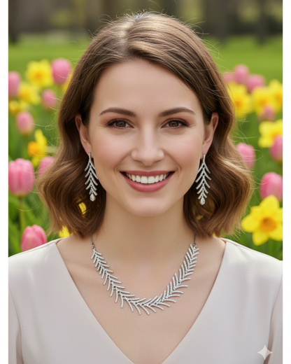Alice Necklace - White