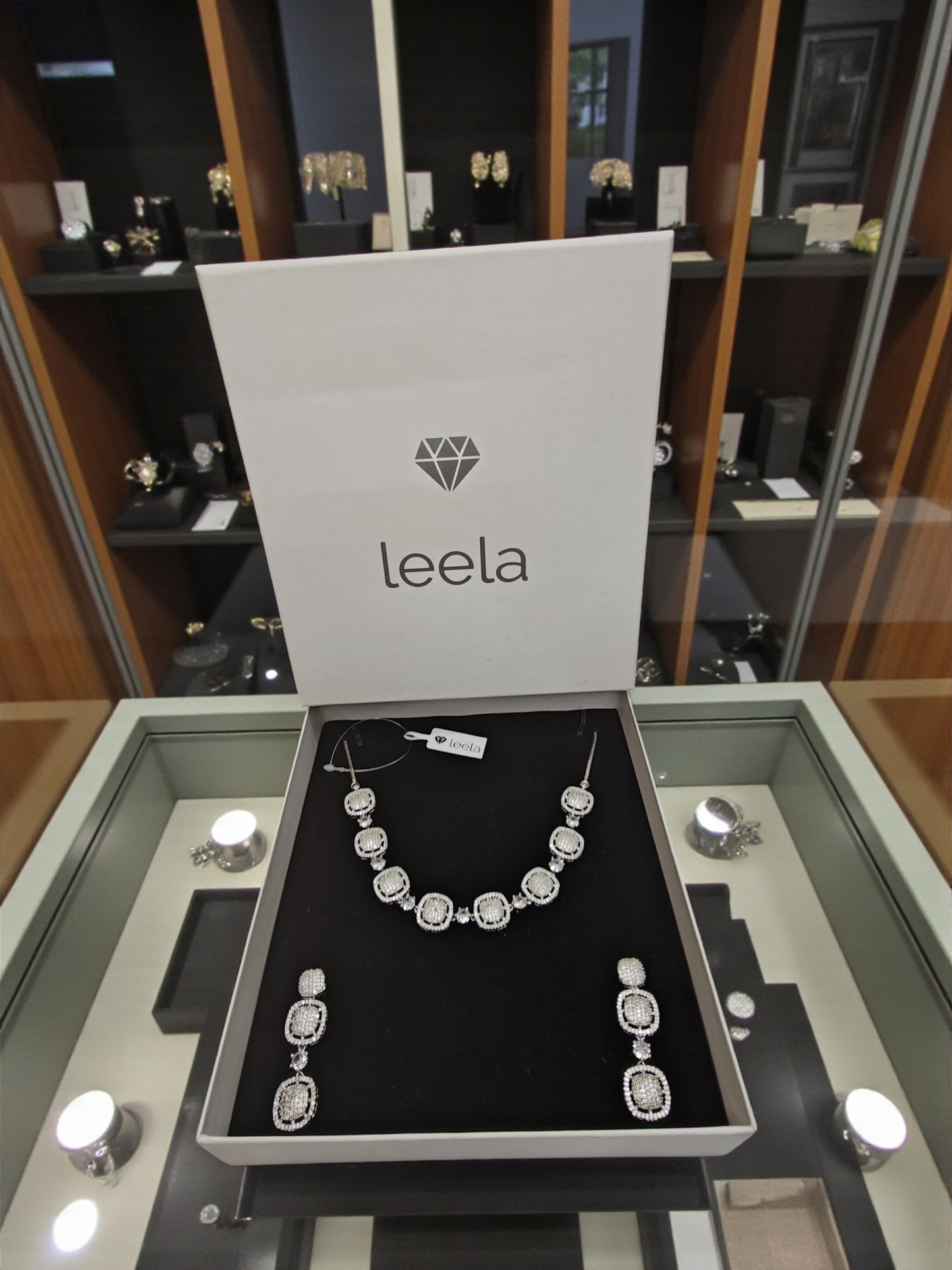 Marie Necklace - White