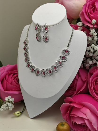 Noorie Necklace - Ruby