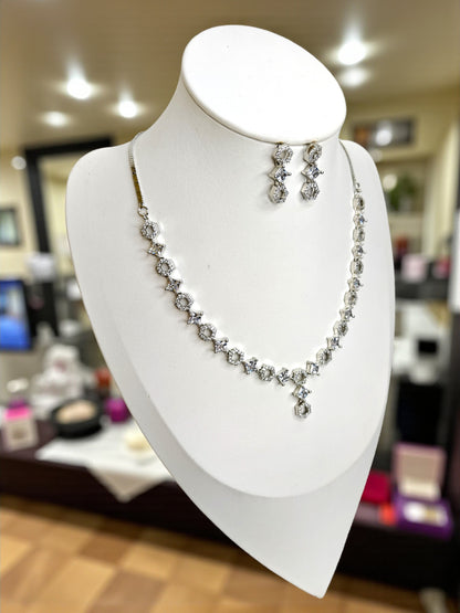 Starlit Halo Necklace - Silver